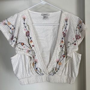 Deep v neck embroidered crop